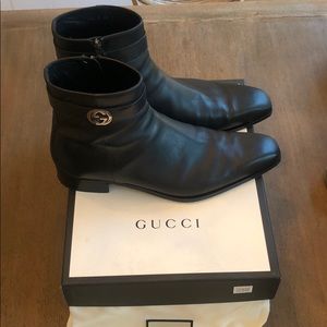 Gucci Black Leather Chelsea Boots with Logo Buckle
